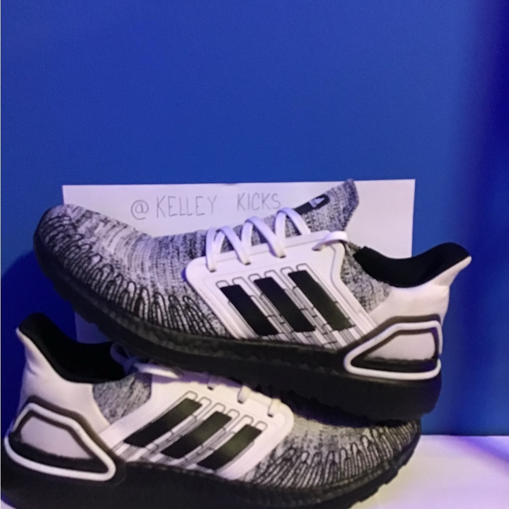 Adidas ultra boost black white Oreos used excellent size 11 mens
